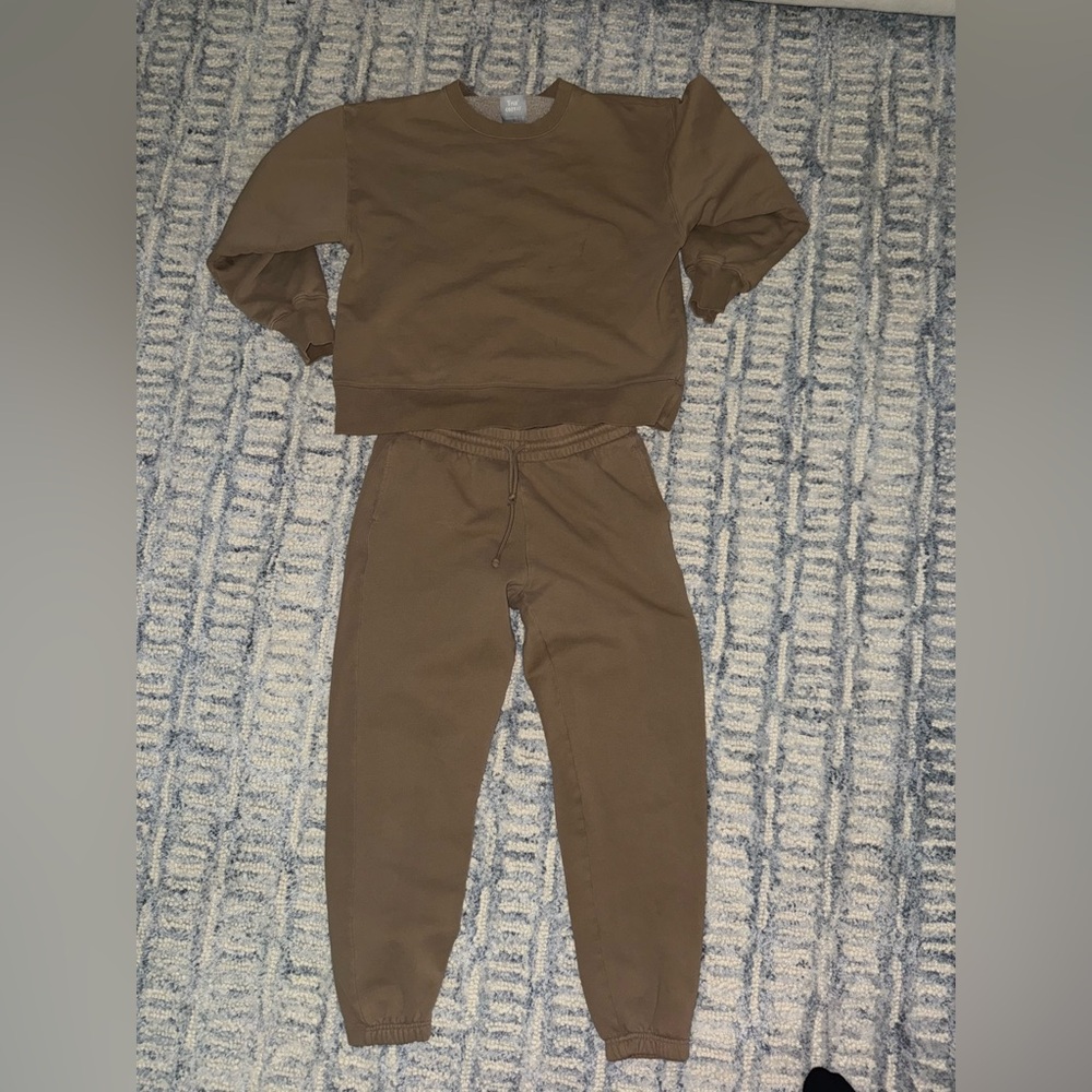 TNA Aritzia Brown Joggers and Sweatshirt Set